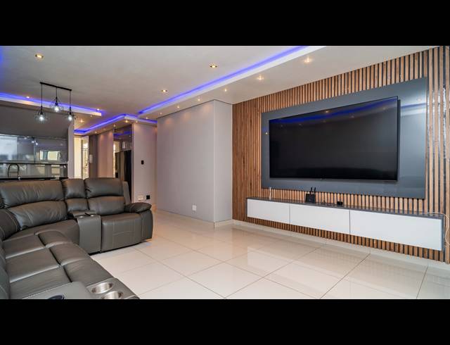 2 BEDROOM APARTMENT FOR SALE IN LA LUCIA